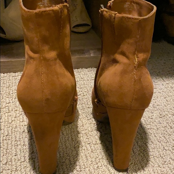 Tan suede zip-up Boots - Picture 5 of 5